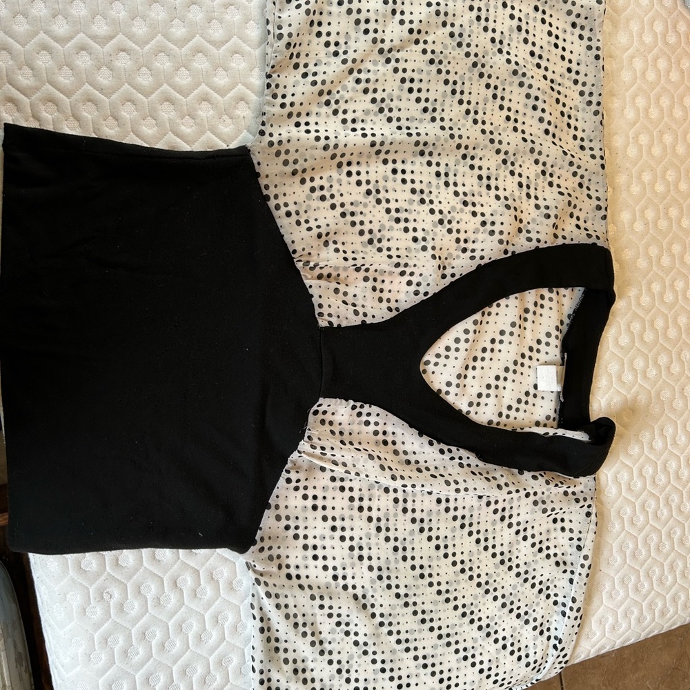 Black Sleeveless Women's Top